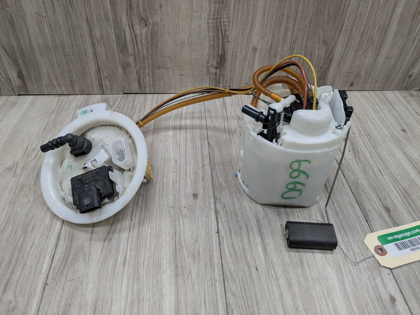 18-20 OEM BMW G30 M550iX Engine N63R Gas Tank Mount Fuel Pump w/ Sending Unit