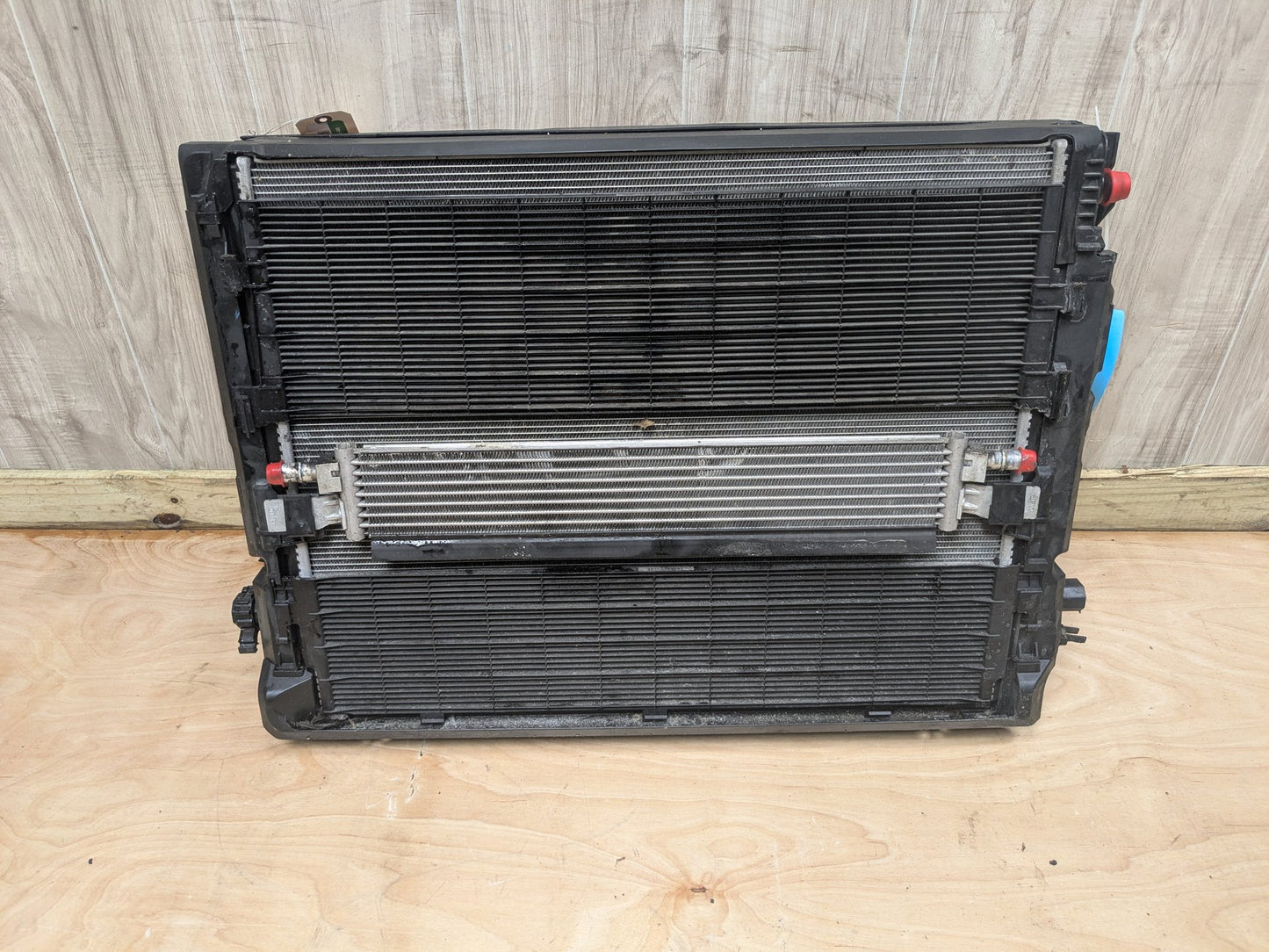 19-22 OEM BMW G20 iX 330i B46 Radiator Condenser Cooling Fan Assembly 600W