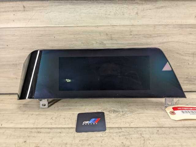 2022 BMW 330i G20 Monitor Display Screen 5A3E575 OEM BMW G20 G22 G23 G26 G42 PRE-LCI Navigation Monitor Display Screen 8.8"