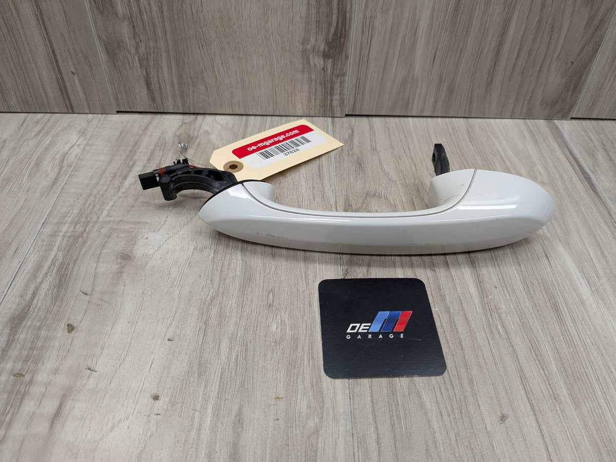*20-24 OEM BMW F44 228 M235 REAR Left Driver Door Handle COMFORT ACCESS White