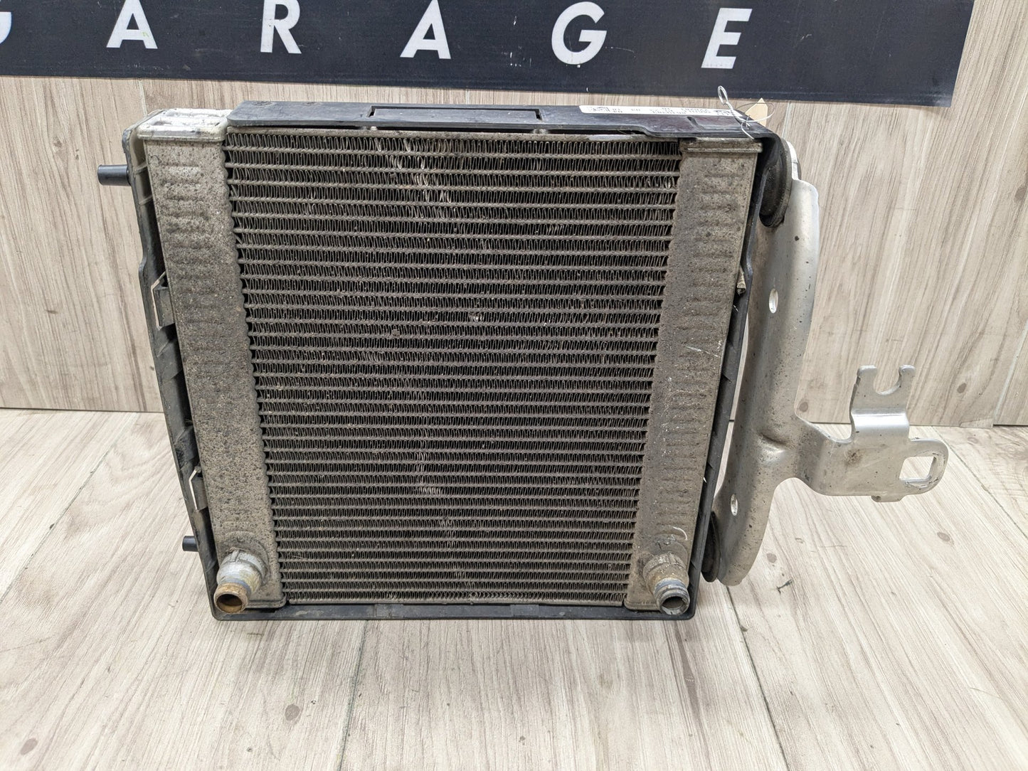 2018 BMW M550i G30 Left or Right Secondary Auxiliary radiator 8619383 OEM BMW F90 F93 G12 G16 G30 M5 M8 Secondary Auxiliary Coolant Remote Radiator
