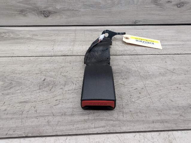 OEM BMW F90 M5 G30 530 540 M550 Rear Center Middle Seatbelt Seat Belt Buckle