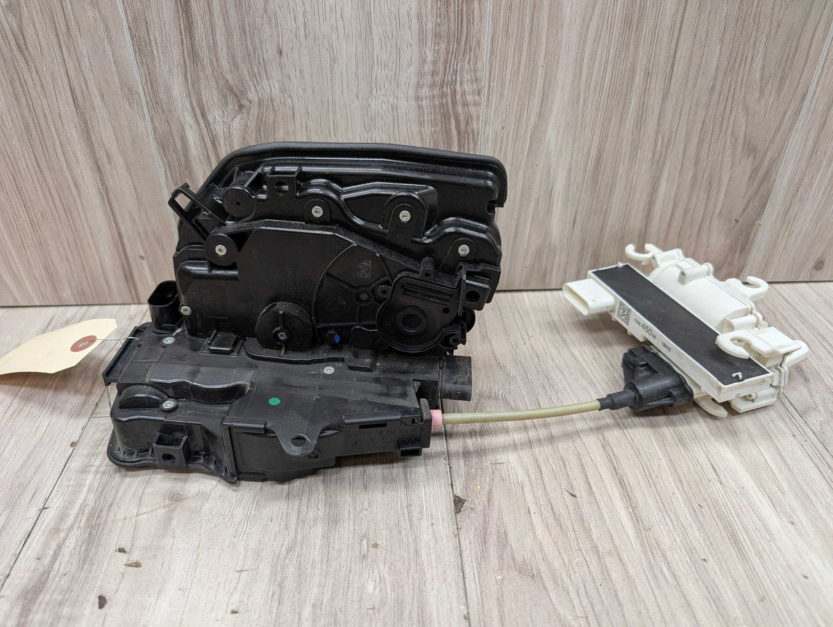2017 BMW 740i G12 Front Right Passenger Door Latch Lock Actuator w/ Soft Close 2581894 16-22 OEM BMW G11 G12 FRONT RIGHT PASSENGER Door Lock Latch Actuator SOFT CLOSE