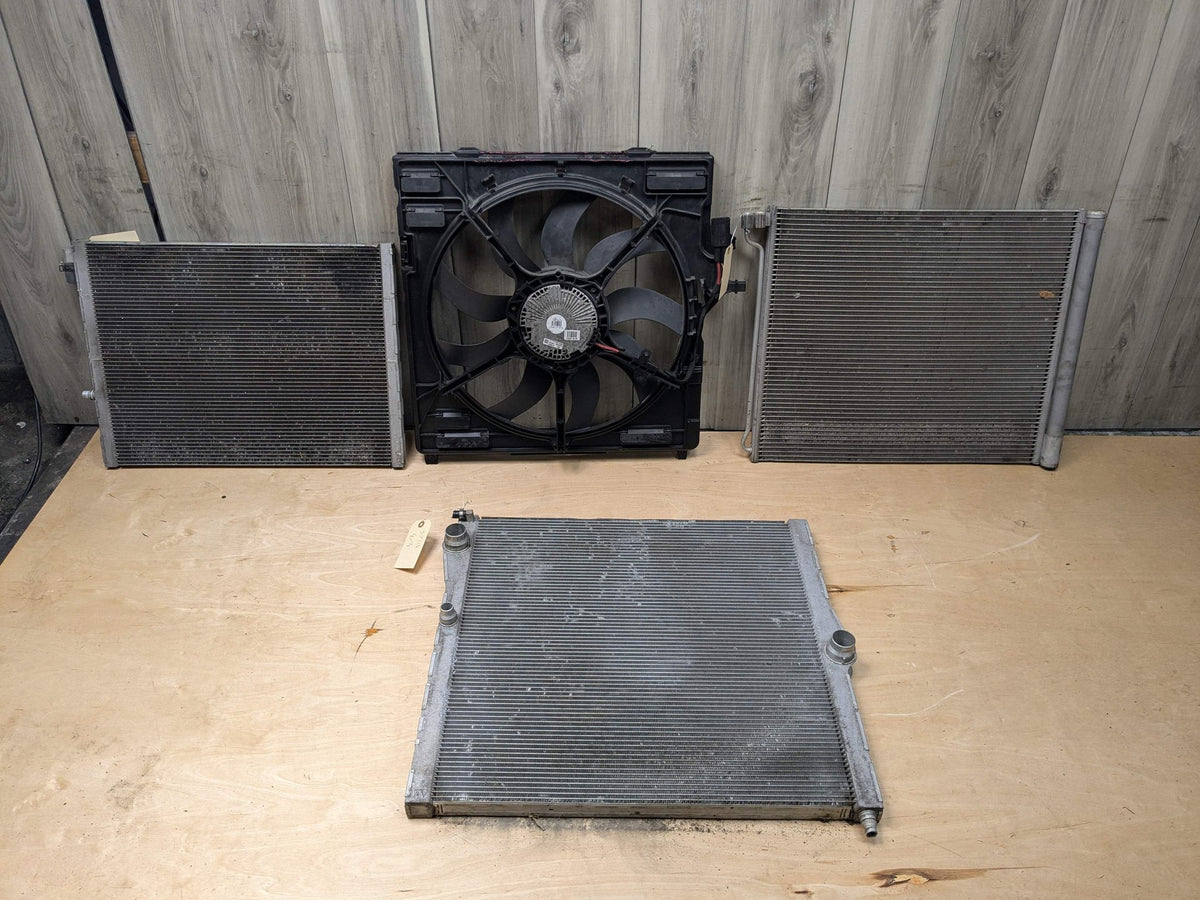 09-19 *NOTE* BMW X5M X6M Engine S63R Radiator Condenser Fan Shroud ASSEMBLY E70