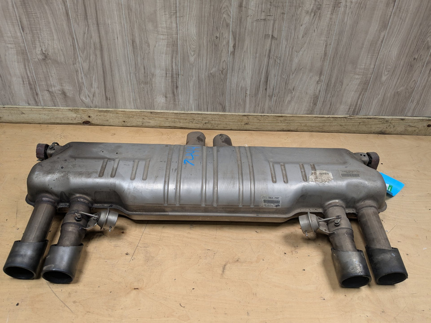 10-14 FOR BMW E70 E71 X5M X6M S63 Rear Exhaust Muffler w/ Dual Tips