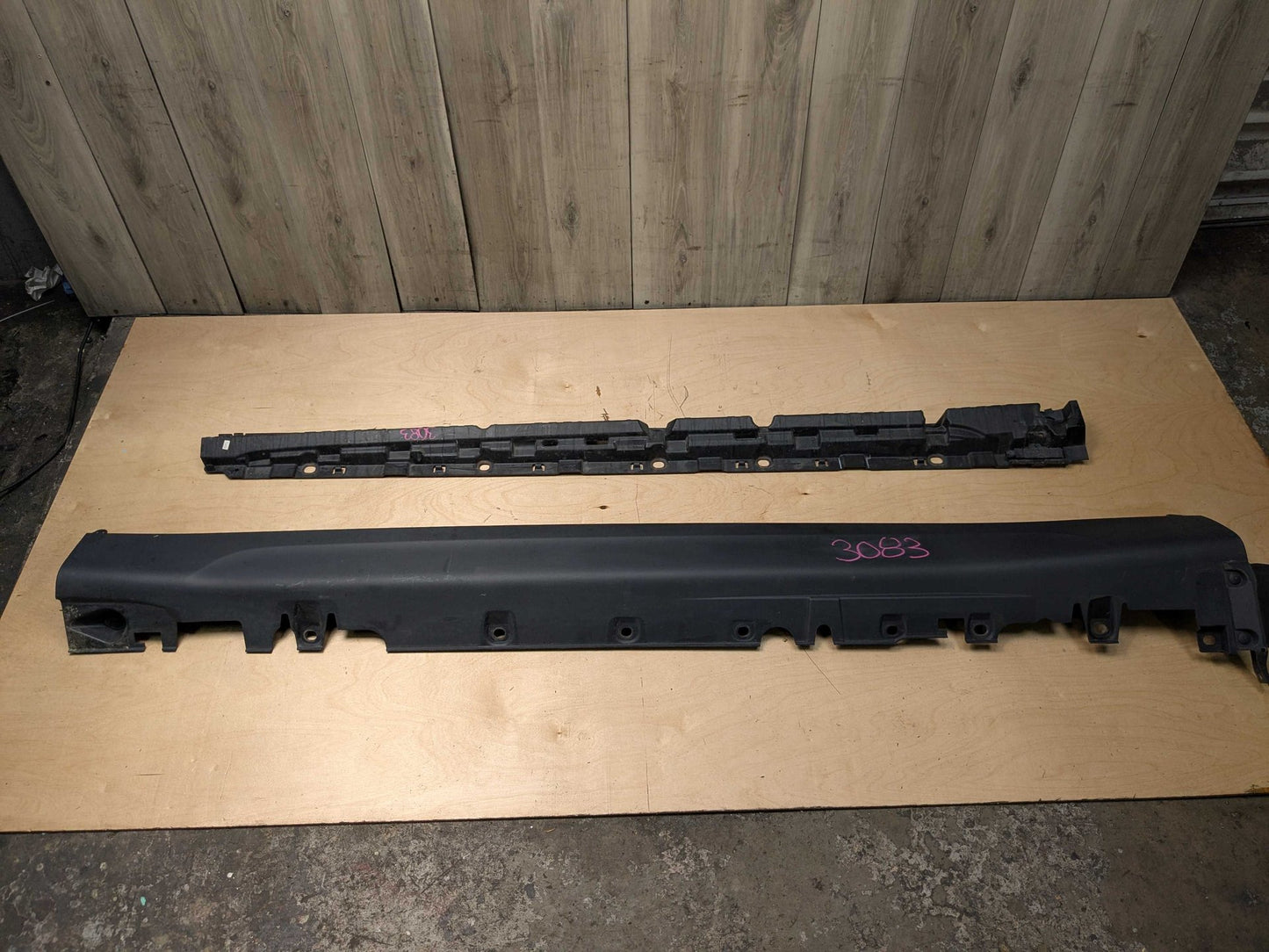 *14-18 OEM BMW F15 X5 Left Driver Side Skirt Rocker Panel Molding w/ Bracket