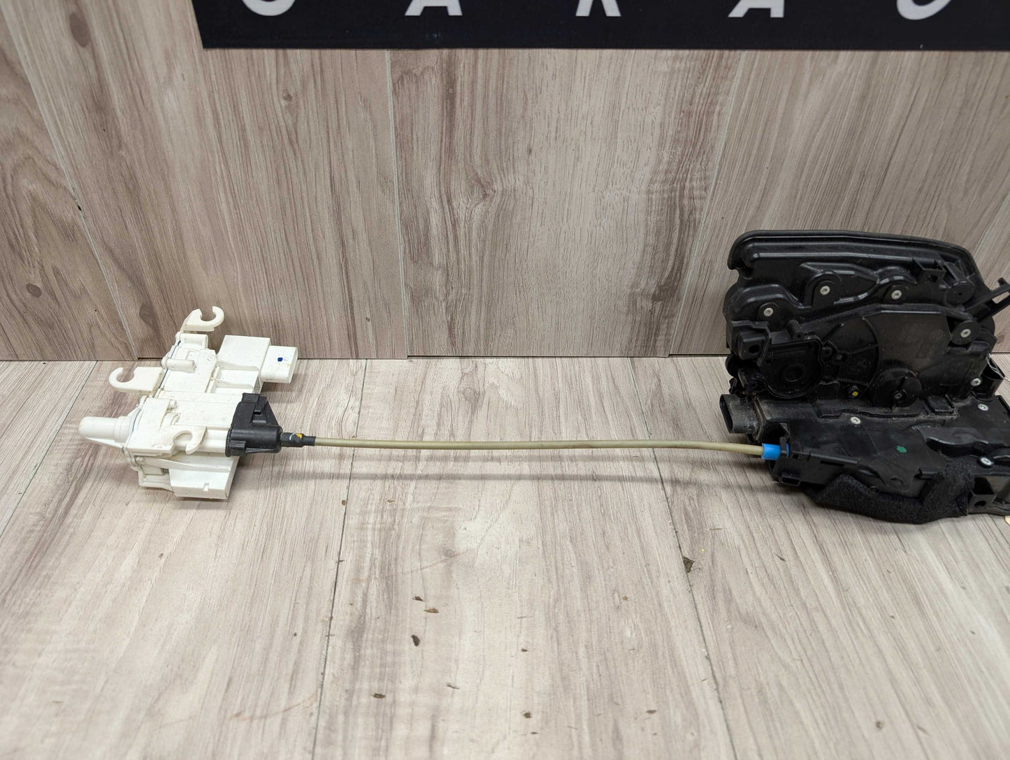 2017 BMW 740i G12 Rear Left Driver Door Latch Lock Actuator w/ Soft Close 2581897 OEM BMW G12 740 750 M760 B7 REAR LEFT DRIVER Door Lock Latch Actuator SOFT CLOSE
