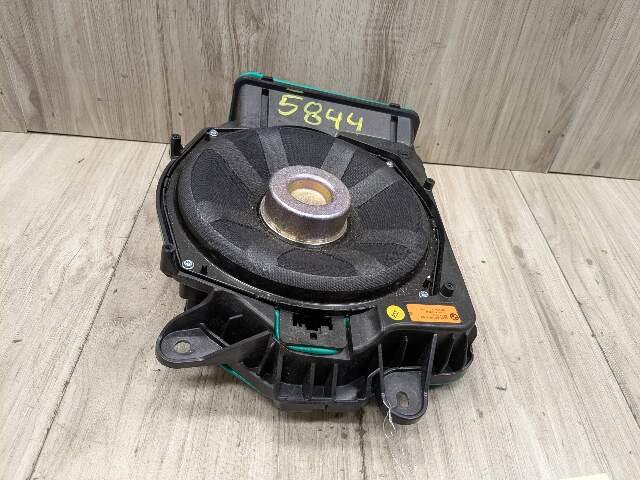 16-22 OEM BMW G30 G12 F90 Front Right Passenger Sub Subwoofer Speaker Harman