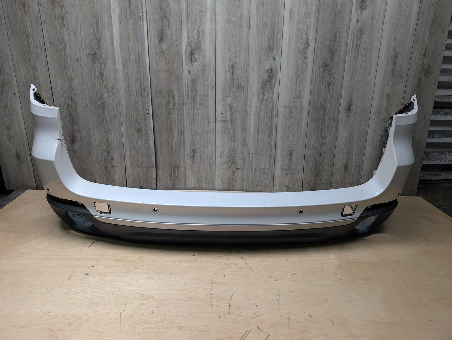 *14-18 OEM BMW F15 X5 Rear Bumper Cover PDC Holes w/ Diffuser N55 N57 White MINERALWEISS METALLIC (A96)