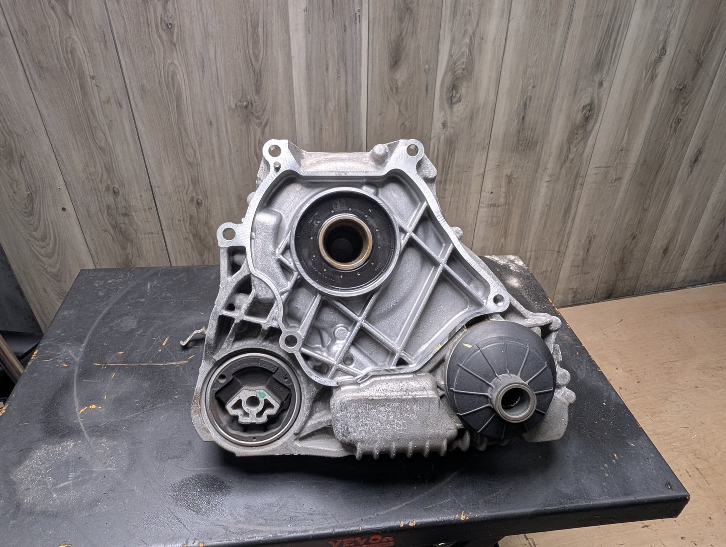 2018 BMW M550i N63B44O2 Transmission Transfer Case 87202k 8485036