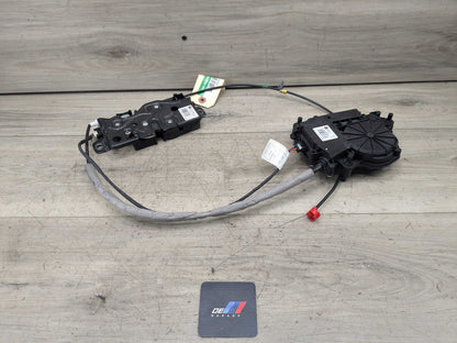 2019 BMW 330i G20 Liftgate Trunk Lid Liftgate Lock Latch Actuators SET 7383561 OEM BMW F90 F97 G01 G12 G22 G30 X3 M5 Trunk Lid Actuator Latch Lock System SET