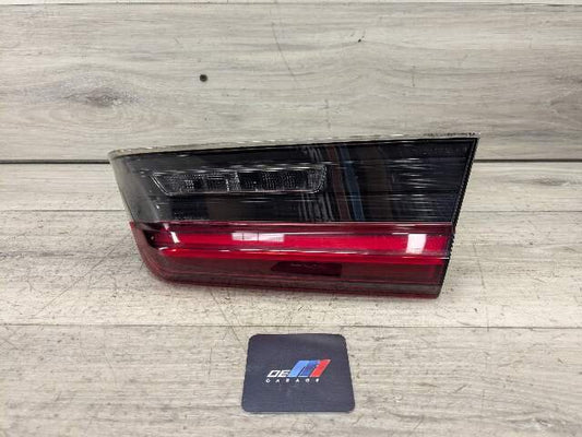 2021 BMW 330i G20 Rear Right Passenger Inner Tail Light 7495090 PRE-LCI OEM BMW G20 G80 330 M340 M3 Rear Right Passenger Inner Stop Tail Light