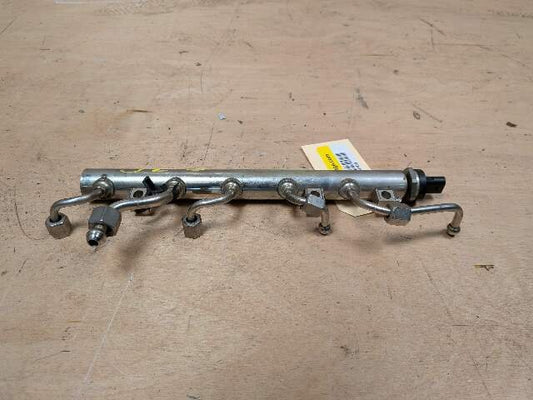PRE-LCI OEM BMW G12 750 G30 M550 Engine N63R Right Fuel Injector Rail Lines 5-8