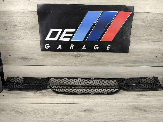 09-11 OEM BMW E90 328 LCI Front Bumper Lower Left Right Center Grilles (3)