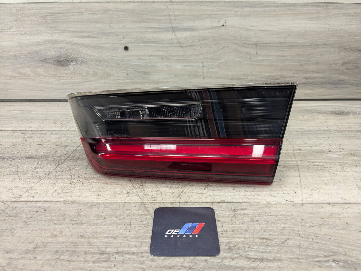 2021 BMW 330i G20 Rear Right Passenger Inner Tail Light 7495090 PRE-LCI OEM BMW G20 G80 330 M340 M3 Rear Right Passenger Inner Stop Tail Light OEM
