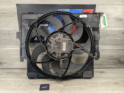 2014 BMW 335i F30 Radiator Fan Shroud Housing w/ Motor 7640513 12-16 OEM BMW F22 F23 F30 F32 F33 F36 F87 M2 Radiator Cooling Fan Shroud 850W