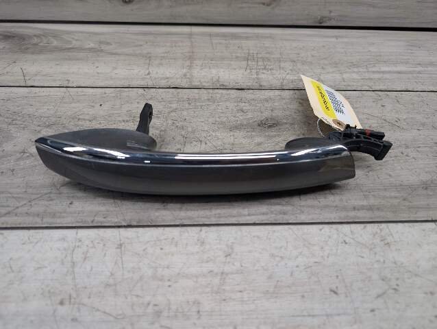 2016 - 2022 BMW 750i G12 Front or Rear Right Passenger Exterior Door Handle w/ Comfort Access 7413564 N63B44O2