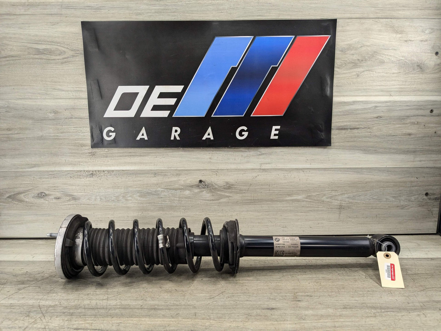 2021 BMW 540i G30 Rear Left or Right Spring Strut Shock Absorber 6896015 21-22 OEM BMW G30 540 REAR Left Right Side Strut Shock Absorber w/ Spring