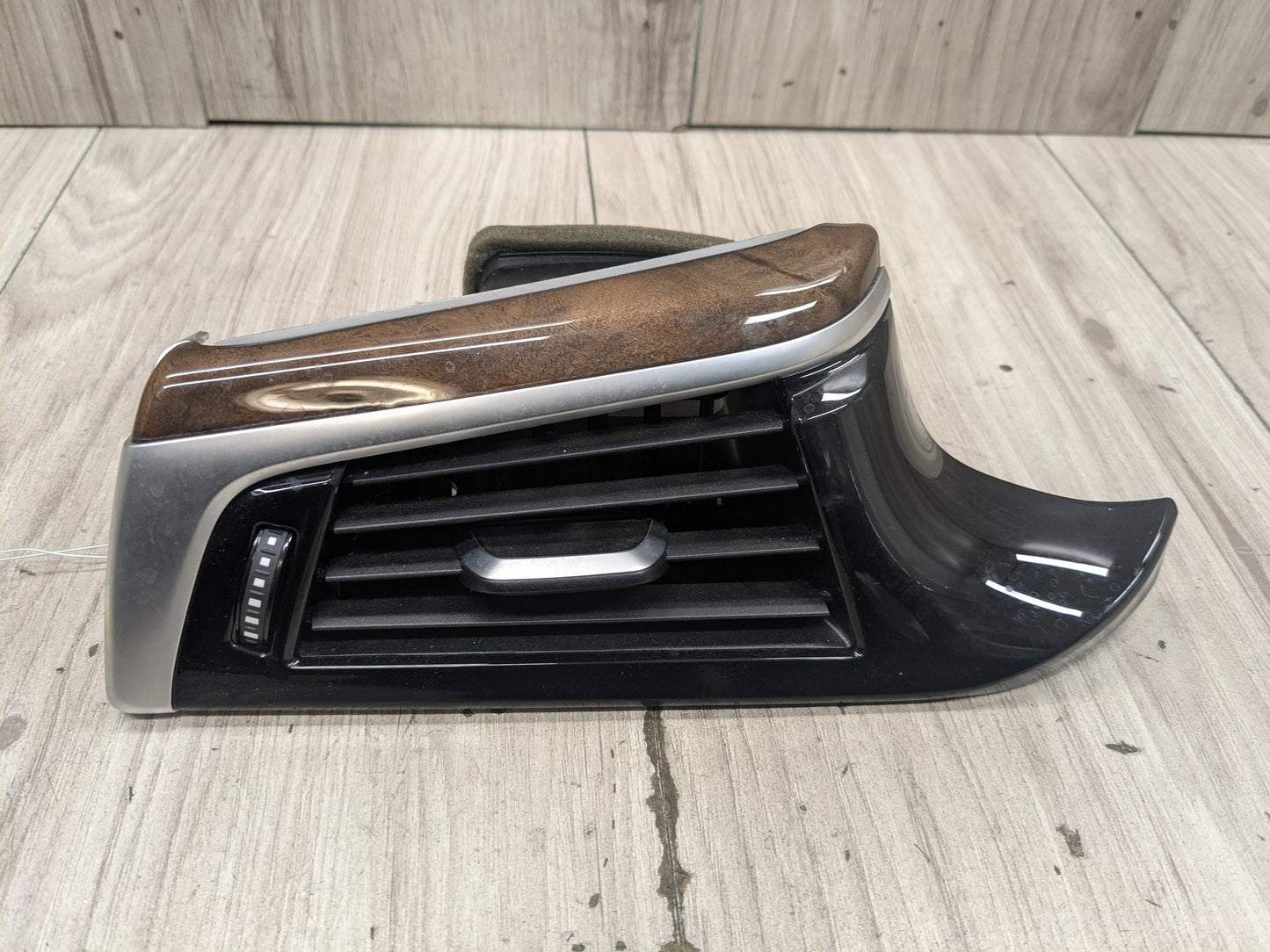 OEM BMW F90 M5 G30 G32 530 540 M550 640 Left Driver Side Air AC Vent Dash Grille