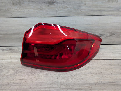 2017-2023 BMW M550i G30 Rear Right Passenger Outer Tail Light 7376470 17-20 OEM BMW F90 G30 530 540 M550 M5 Rear Passenger Side Outer Tail Light OEM