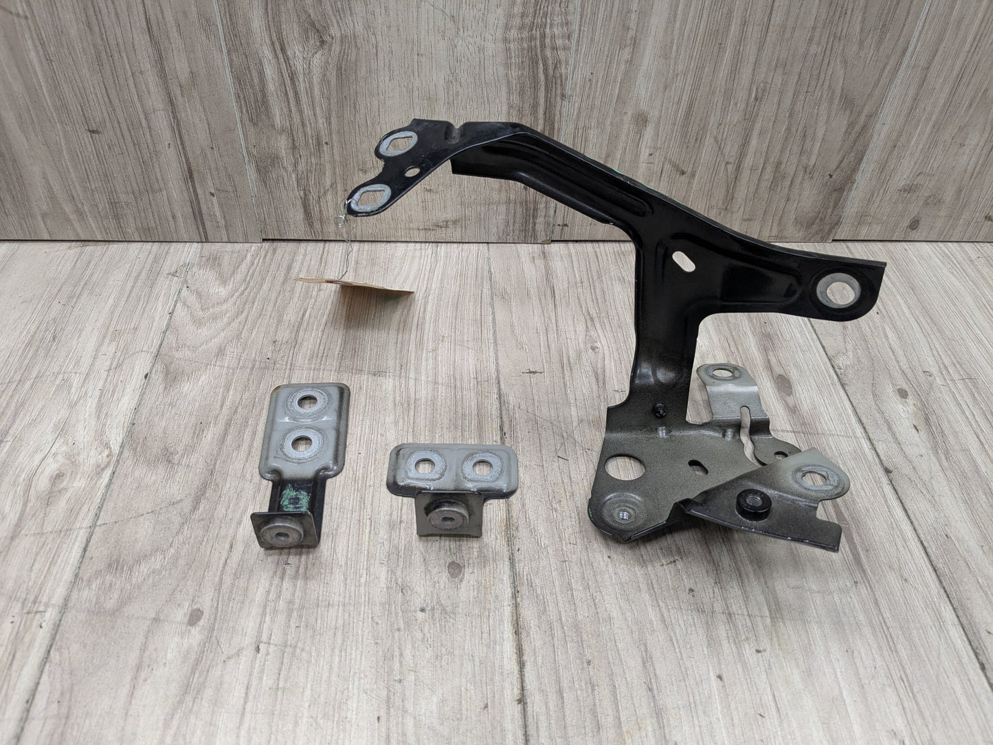 OEM BMW F90 G30 530 540 M550 M5 Front Left Driver Fender Wing Holder Bracket SET