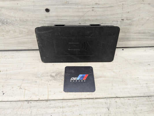 OEM BMW G20 G22 G23 G26 G80 M3 Center Console Storage Phone Car Wireless Charger