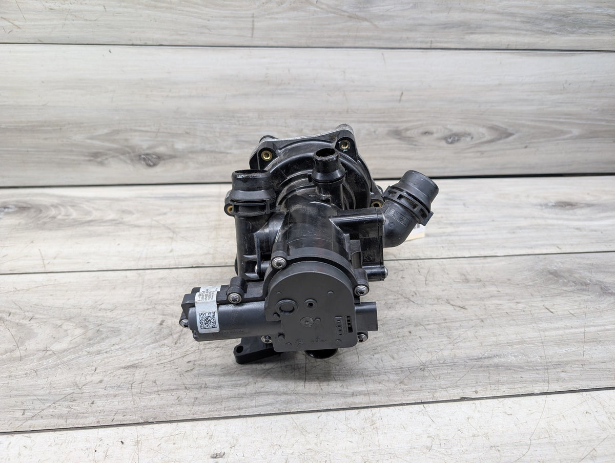 12-19 OEM AUDI A3 A4 A5 A6 S3 EA888 2.0L Engine Water Coolant Thermostat Pump