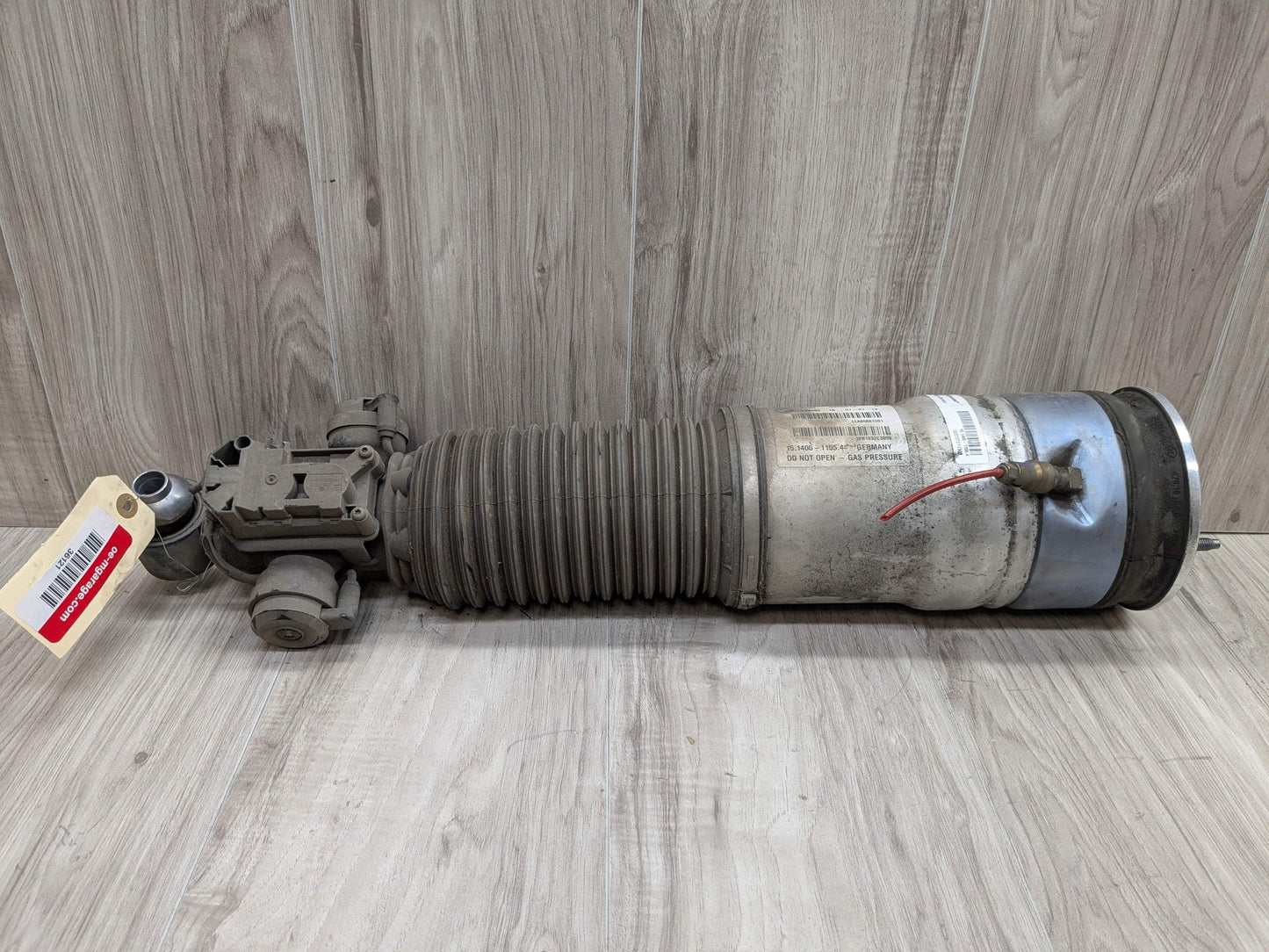 2013 BMW 750Li F02 Rear Left Driver Spring Strut Shock Absorber 6858813 13-15 LCI OEM BMW F01 F02 750 760 B7 REAR Left Driver Air Strut Shock Absorber