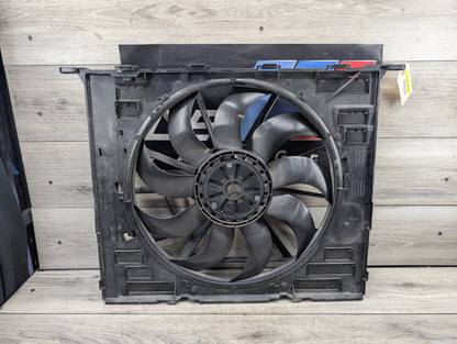 2017-2023 BMW M550i G30 Fan Shroud Housing w/ Motor 7953398 18-20 OEM BMW G30 F90 M5 M550 Engine N63 S63 Radiator Cooling Fan Motor 1000W