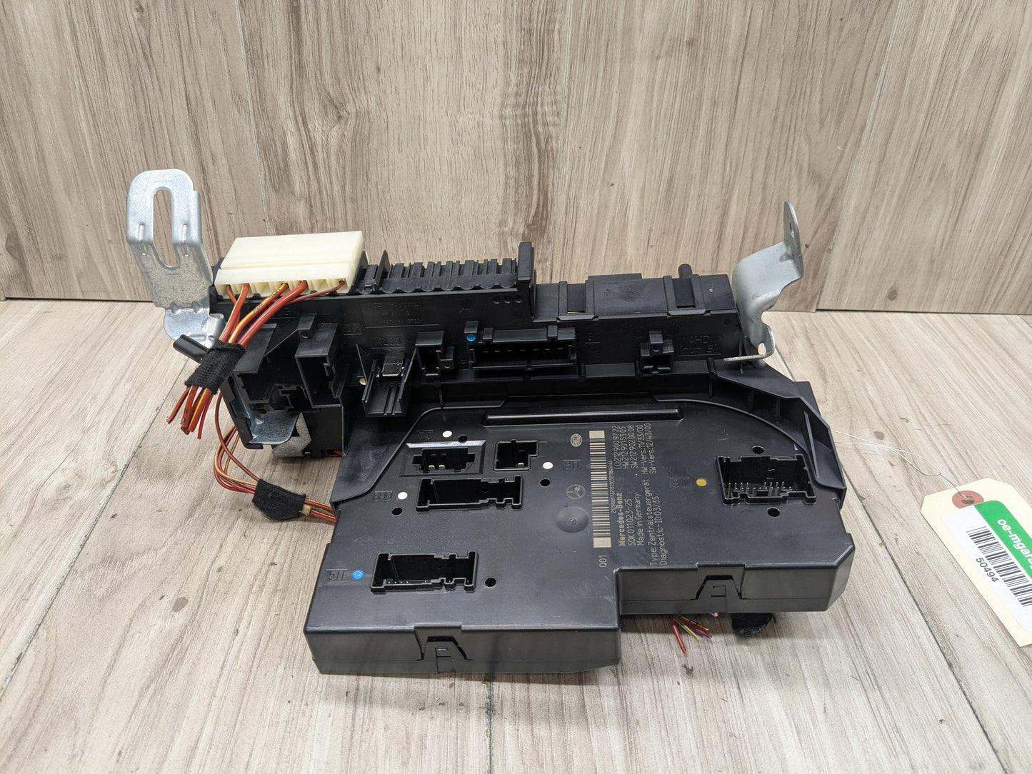 OEM Mercedes W207 W212 E350 E550 Rear SAM Trunk Signal Control w/ Fuse Box