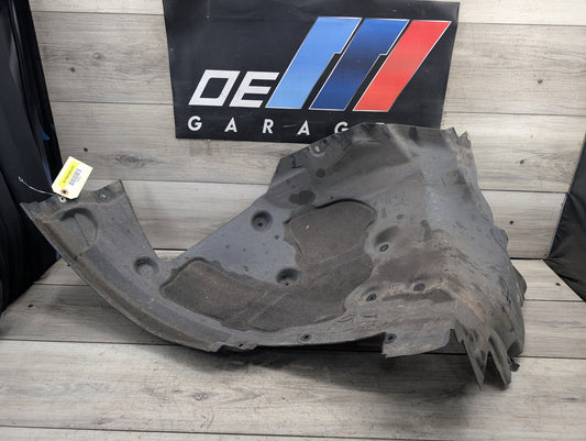 2017-2023 BMW M550i G30 Front Right Passenger Wheel Fender Liner Splash Guard 7340796 OEM BMW G30 540 M550 M SPORT Front Right Passenger Fender Liner Splash Shield OEM