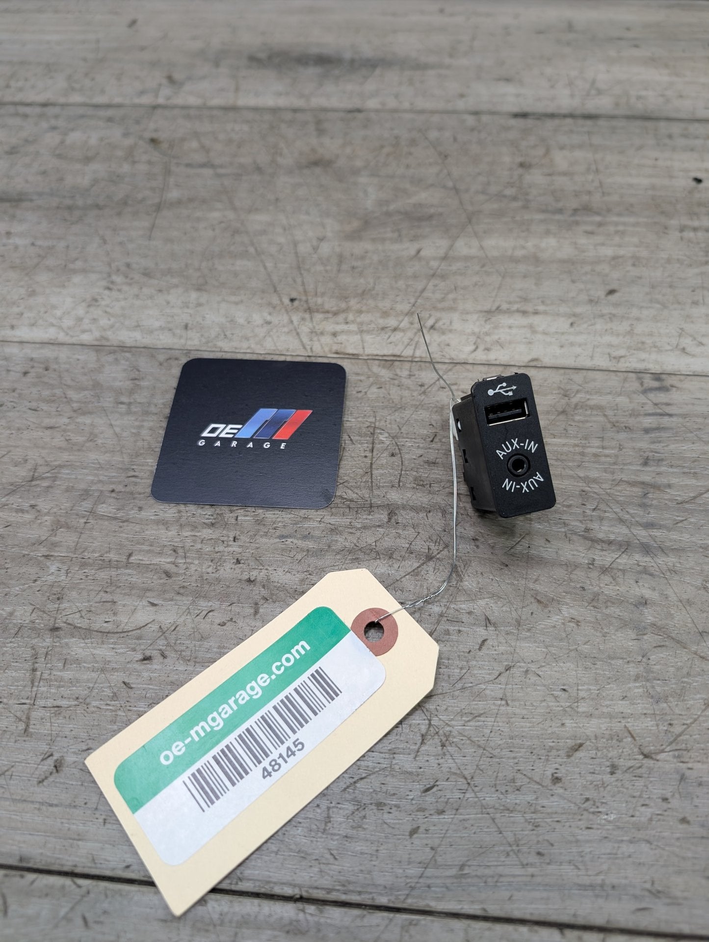 OEM BMW F15 F16 F25 F26 F85 X1 X3 X5 AUX Auxiliary Audio USB Input Charging Port