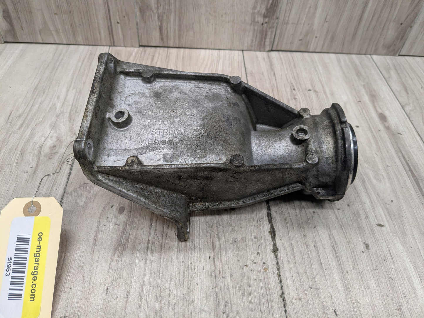 OEM BMW G01 G05 G12 G20 G26 G42 G80 Front Differential Axle Support Bracket