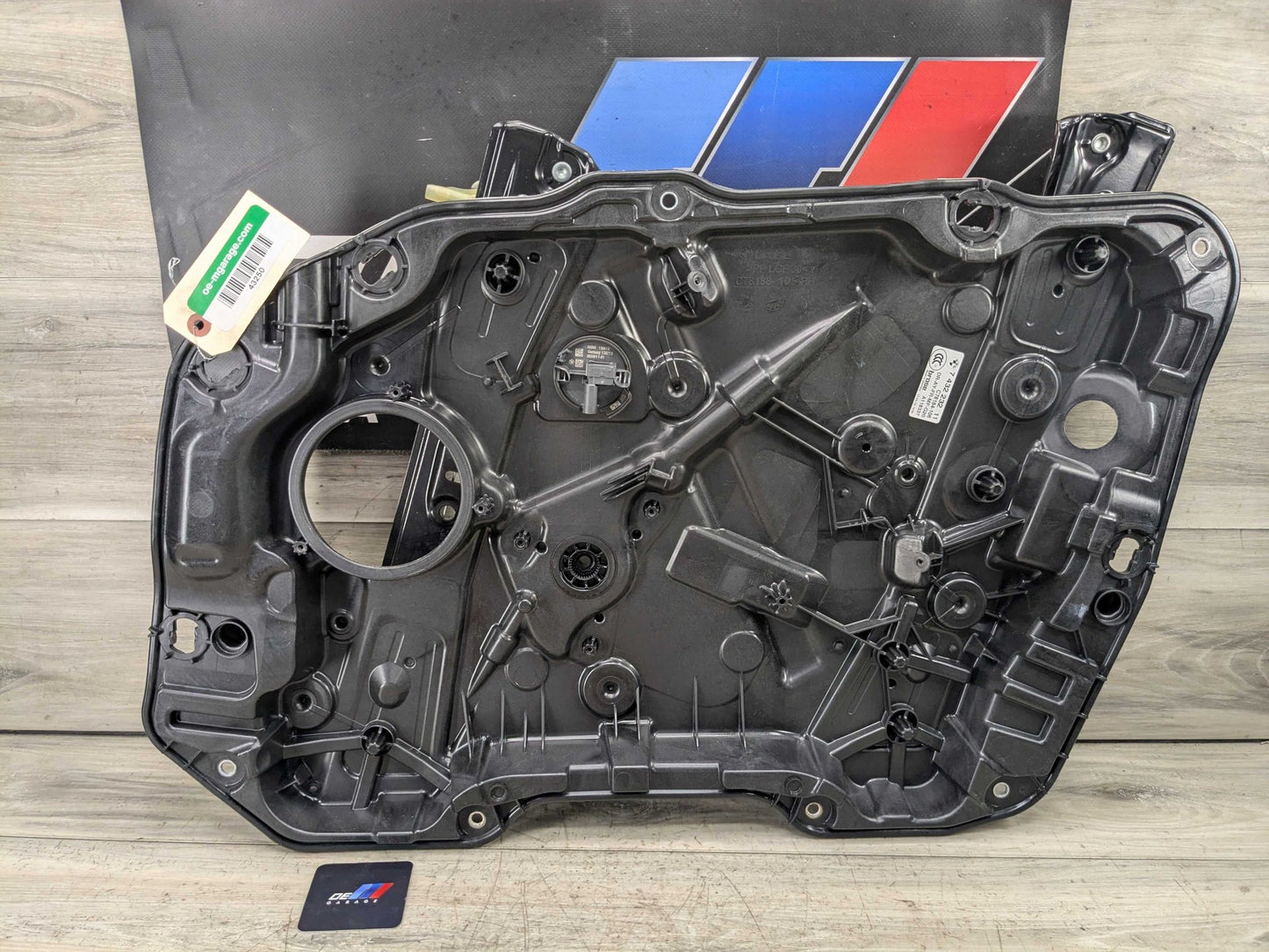 2019 BMW 330i G20 Front Right Passenger Door Window Glass Regulator Motor 7432232 OEM BMW G20 G80 330 M340 M3 FRONT Right Passenger Door Window Regulator Motor