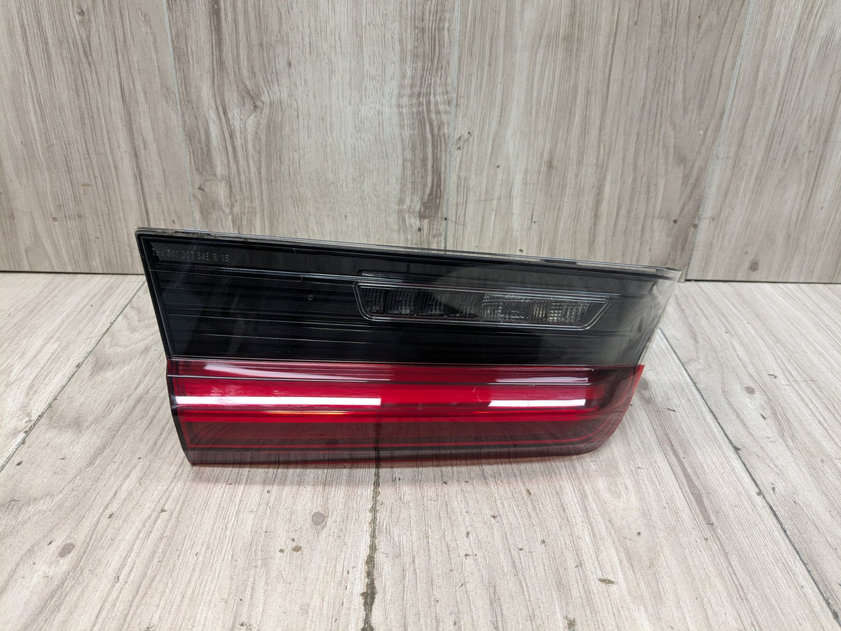2019 BMW 330i G20 Rear Left Driver Inner Tail Light 7420455 19-21 OEM BMW G20 G80 330 M340 M3 Rear Left Driver LED Inner Stop Tail Light OEM