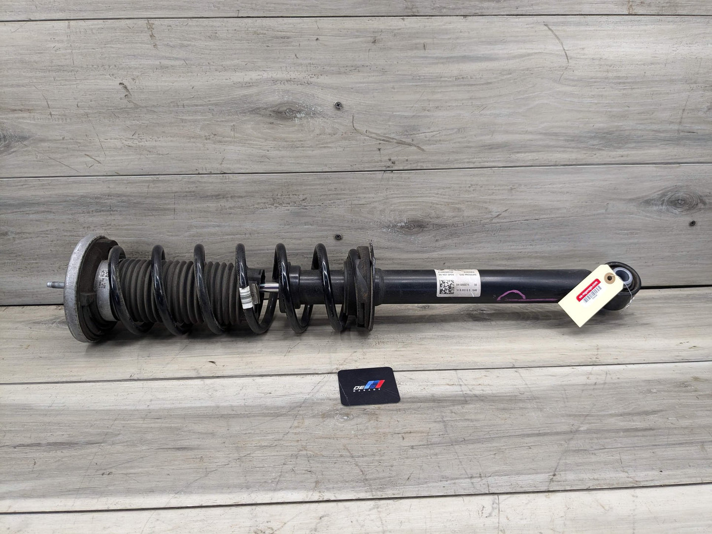 2018 BMW 540i G30 Rear Left or Right Spring Strut Shock Absorber 6866615 OEM BMW G30 530 540 REAR Left Right Suspension Strut Shock Absorber w/ Spring