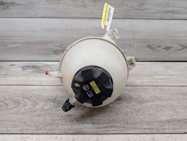 19-25 OEM BMW G05 G06 G07 X5 X6 X7 Radiator Coolant Reservoir Expansion Tank