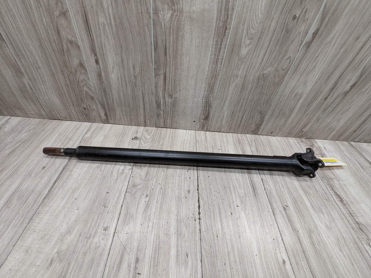 2017-2023 BMW M550i G30 Front Propeller Driveshaft Drive Shaft 9452673 16-24 OEM BMW G01 G12 G14 G15 G16 G30 F90 M5 Drive Shaft Driveshaft Front Output