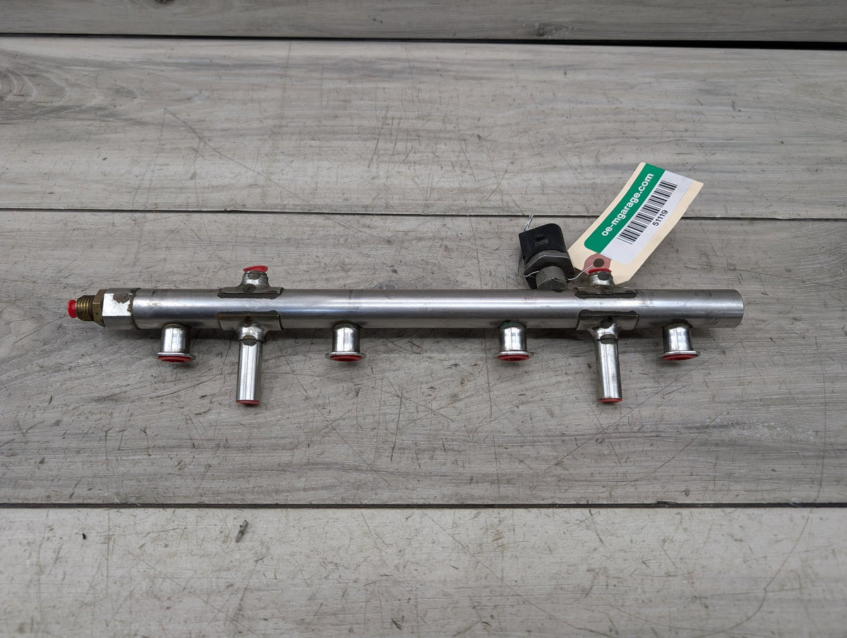 OEM AUDI A3 A4 A5 A6 A Q3 Q7 S3 Engine EA888 Gen3 Fuel Rail Injector Distributor