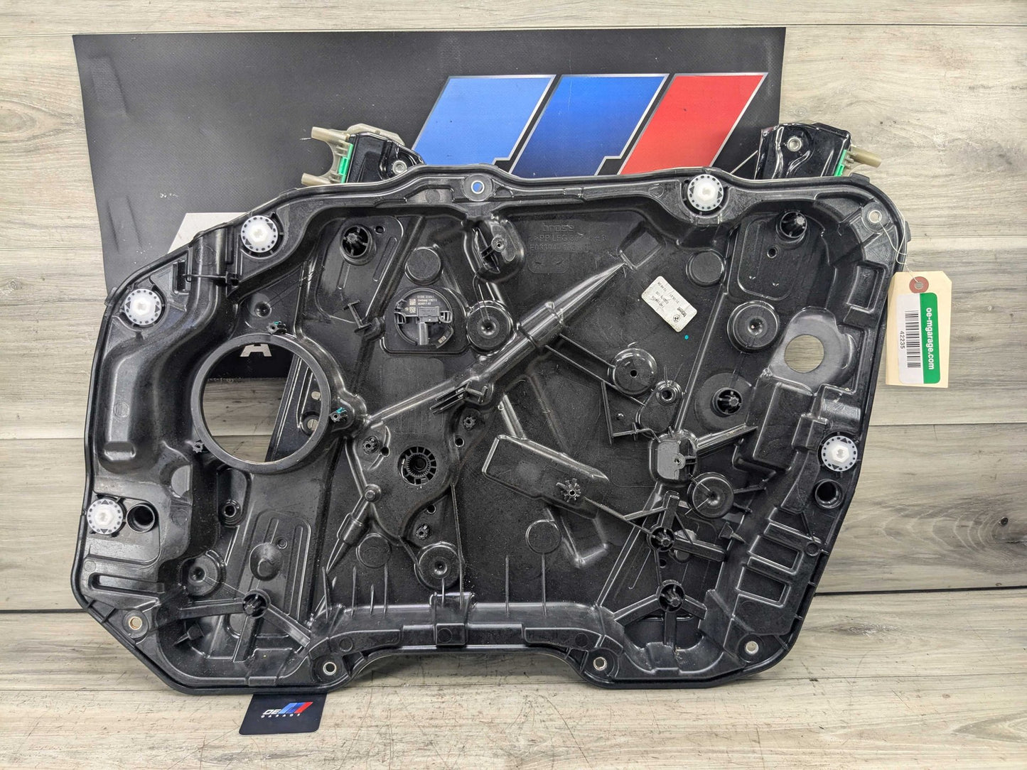 2021 BMW 330i G20 Front Right Passenger Door Window Glass Regulator Motor 7497104 19-25 OEM BMW G20 G80 330 M340 M3 FRONT RIGHT Passenger Door Window Regulator