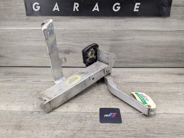 OEM BMW F01 F02 740 750 760 Front Left Driver Bumper Reinforcement Mount Bracket