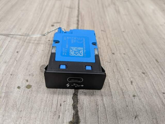 OEM BMW F44 F48 F97 G01 G05 G12 G20 G30 G80 USB Dual Type C Charger Port Socket