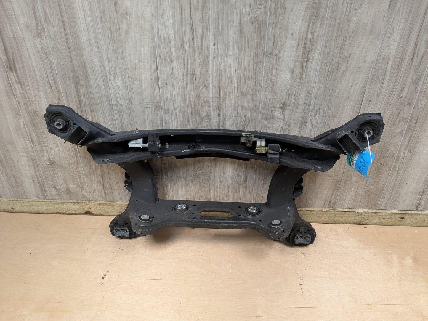 10-16 Mercedes A207 C207 W204 W207 W212 Rear Subframe Support Cradle Crossmember