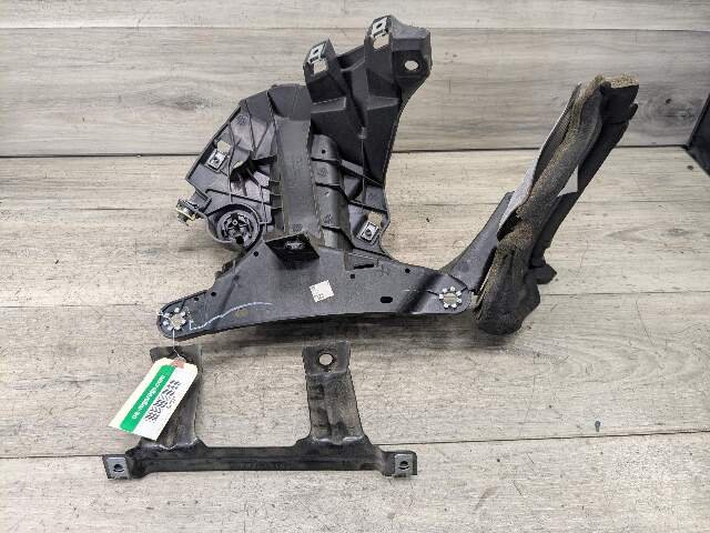 OEM BMW F15 F16 F85 F86 X5 X6 Front Left Driver Fender Mount Support Brackets