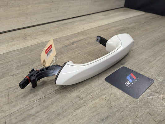 OEM BMW G20 G30 F90 M5 M8 COMFORT ACCESS Front Left Driver Door Handle White