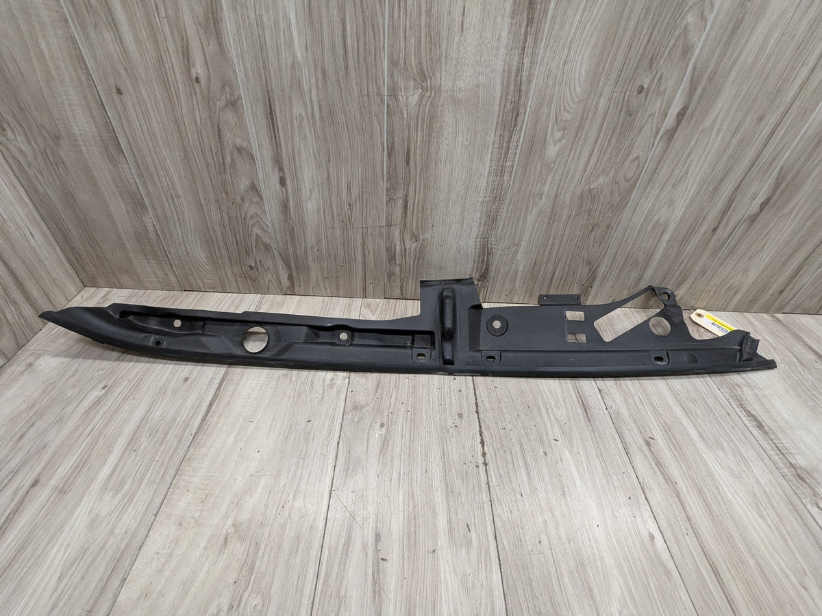 OEM BMW F90 M5 G30 530 540 M550 Front Right Engine Support Sealing Cover Trim
