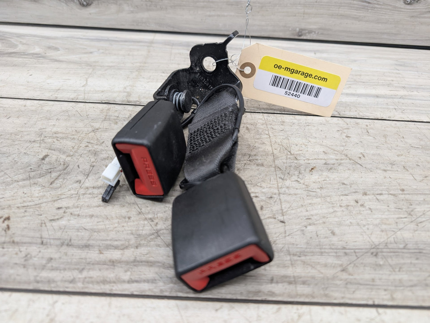 OEM BMW F95 F96 G05 G06 X5 X6 Rear Right Passenger 2nd Row Seat Belt Buckle