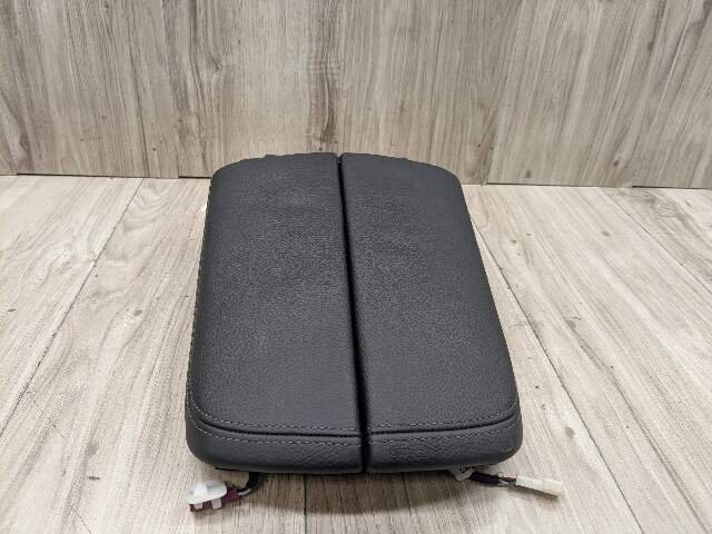16-22 OEM BMW G11 G12 740 750 M760 Center Console Arm Rest Armrest Leather Black