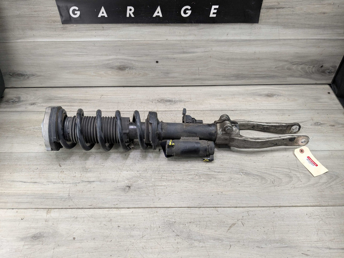 2018 BMW M550i G30 Front Right Passenger Spring Strut Shock Absorber 6866396 NOTE* OEM BMW G30 M550iX Front Right Passenger Spring Strut Shock Absorber VDC