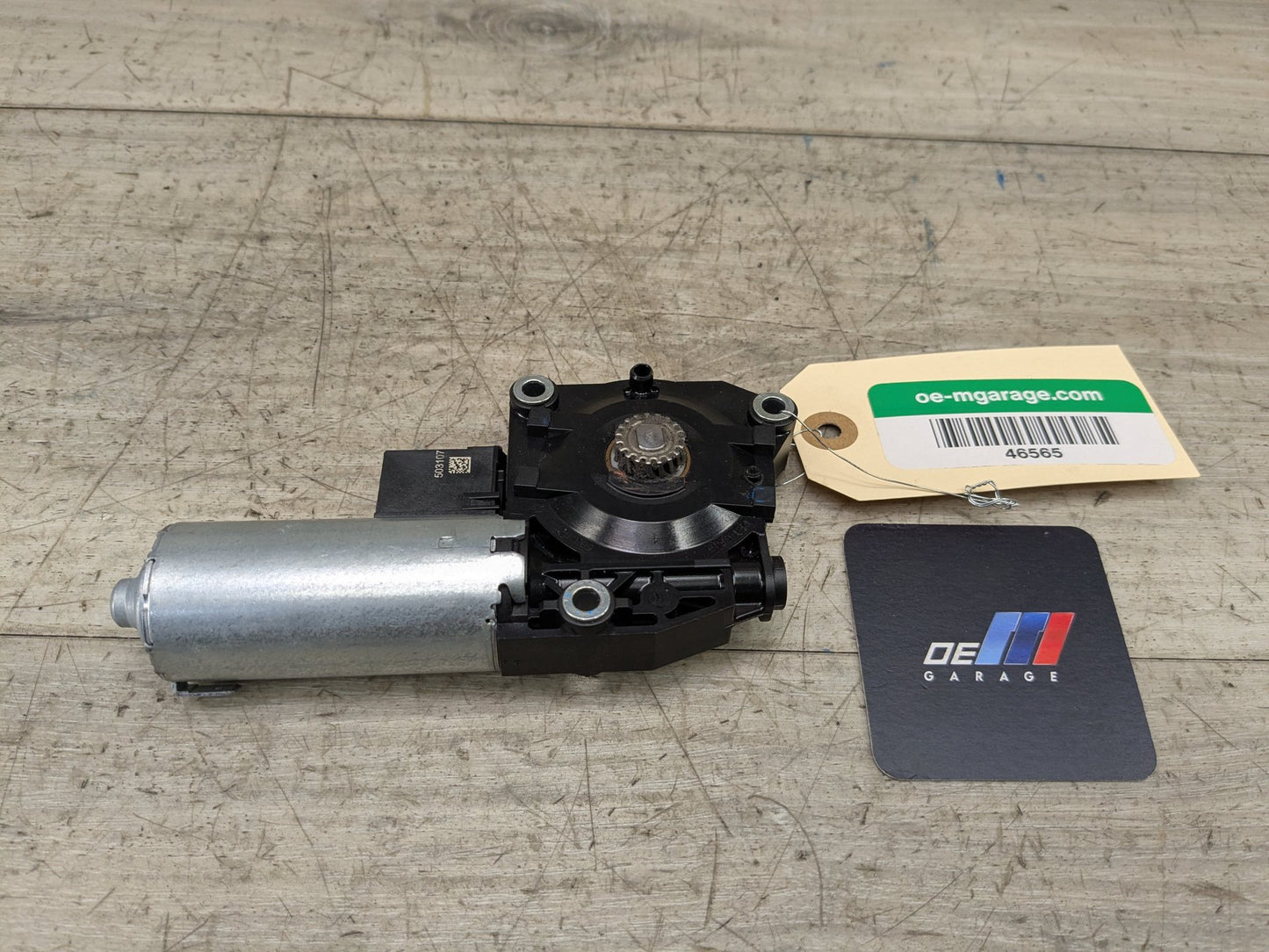 2020 BMW 330i G20 Sunroof Sun Roof Glass Motor 7424804 OEM BMW G20 G22 G26 G42 G80 G82 G87 M2 M3 M4 Sunroof Moonroof Motor Drive Unit
